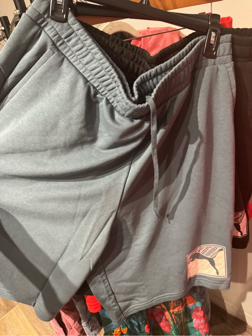 PUMA Men’s grey Logo Athletic Shorts - Picture 3 of 3